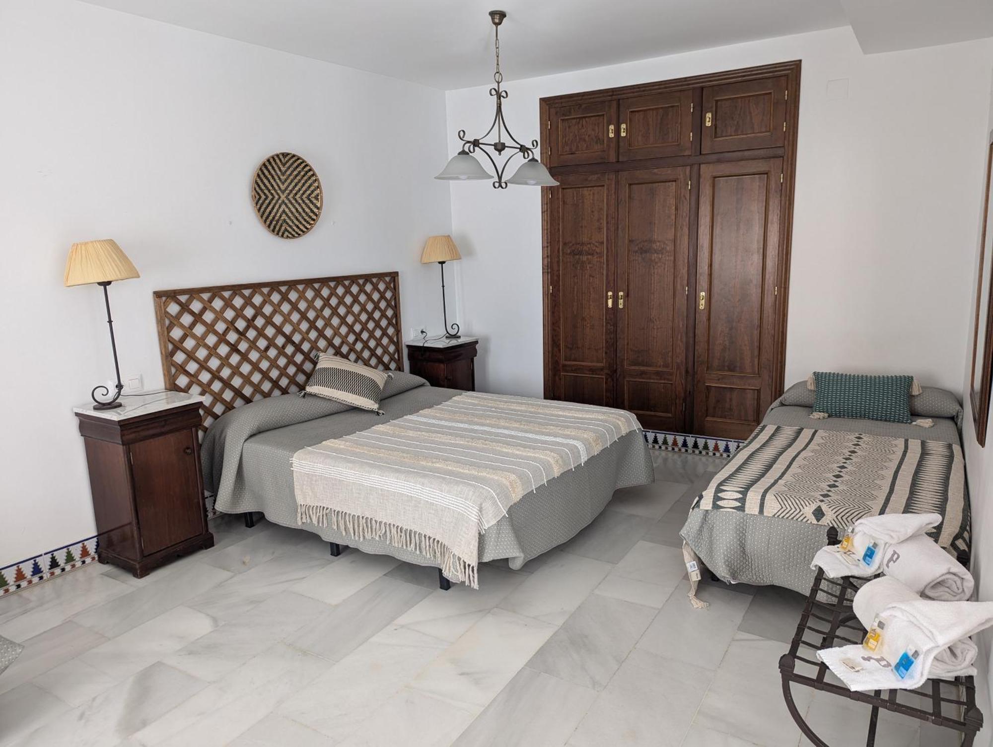 Apartamentos Plaza Córdoba Eksteriør billede